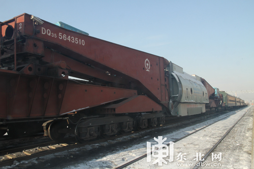 ‘BJL平台集团’壕!阿联酋47米长游艇下水 镶嵌水晶玛瑙宝石(图)(图1) BJL平台集团